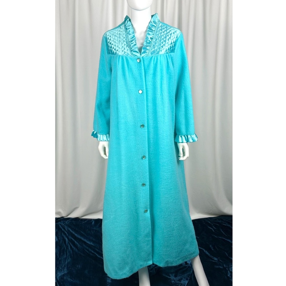 Vintage 60’s 70’s Long Fuzzy House Coat in Teal Blue Green • Satin Quilted - M/L